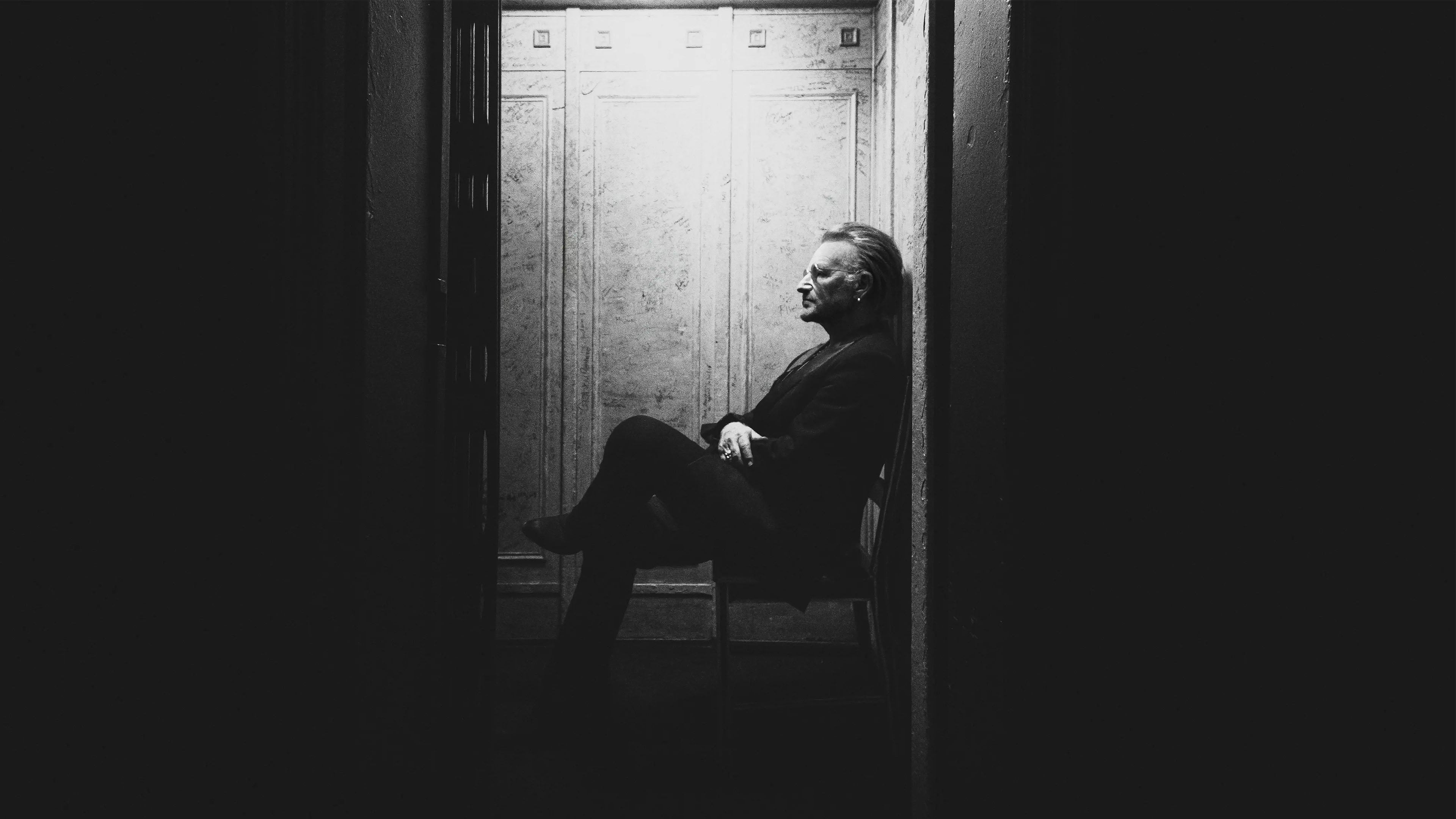 Bono: Câu Chuyện Về Sự Buông Bỏ Bono: Câu Chuyện Về Sự Buông Bỏ